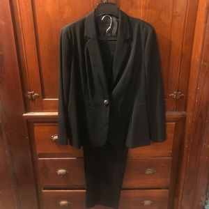 Black Women’s two piece suit size 18